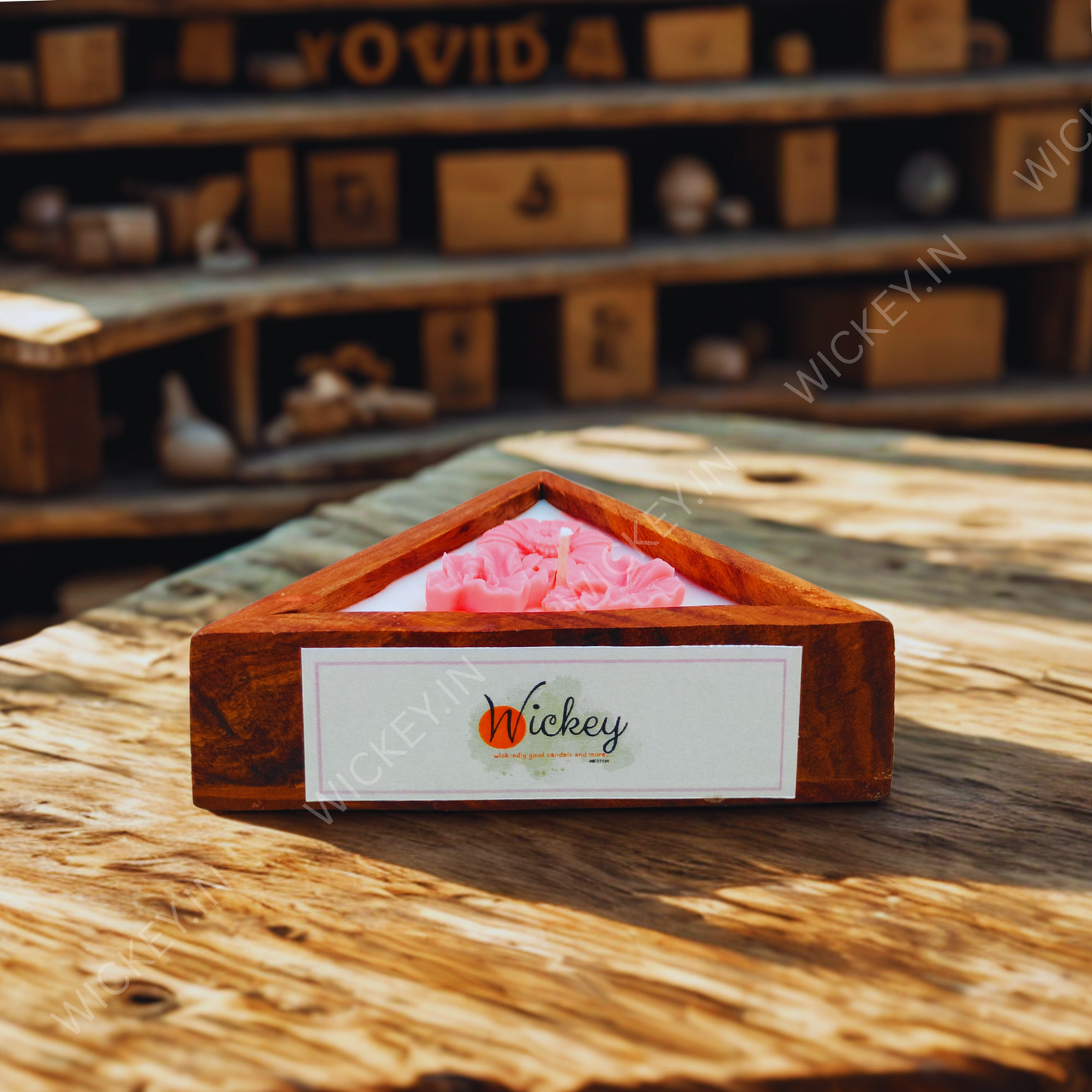 Wooden Tringle Candle | Sandalwood Fragrance